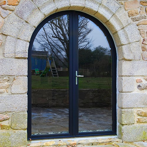 Détails porte-fenêtre bois aluminium